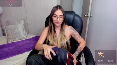 Snapshot of stacyconner chatting on 10-28-25, 08:33 Stacy Conner online show from 10-28-25, 08:33