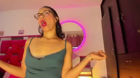 Snapshot of stacyfoxx_ chatting on 06-30-26, 03:35 stacy fox online show from 06-30-26, 03:35