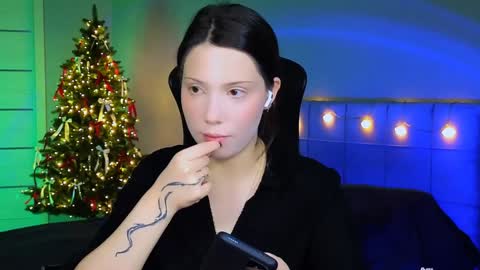 Snapshot of stacygonzales_ chatting on 12-21-24, 06:41 Bye bye dear See you on December 3st  online show from 12-21-24, 06:41