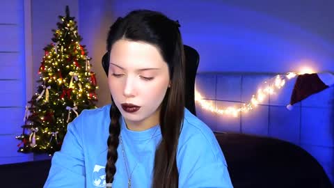 Snapshot of stacygonzales_ chatting on 01-24-25, 10:11 Bye bye dear See you on December 3st  online show from 01-24-25, 10:11