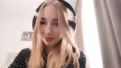 Mila online show from 02-10-26, 06:06