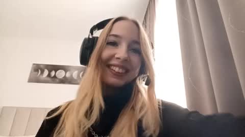 Mila online show from 02-12-26, 06:30