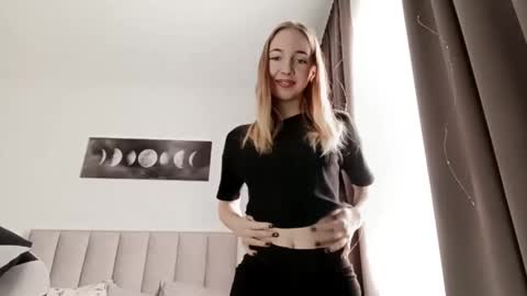 Mila online show from 02-25-26, 06:12