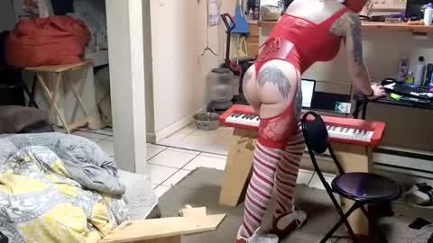 Snapshot of stacytasteme chatting on 12-22-25, 03:25 Submissive Slut LOVES adoration online show from 12-22-25, 03:25