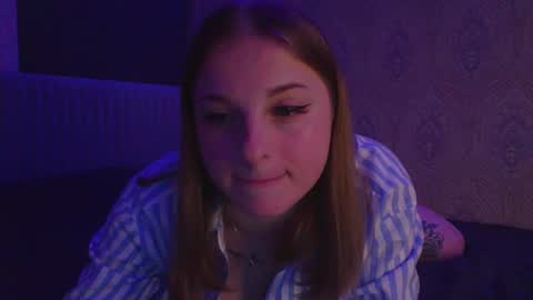 Snapshot of star_girlish chatting on 12-21-25, 08:38 star_girlish online show from 12-21-25, 08:38