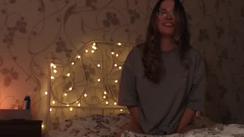 Snapshot of star_shopping chatting on 12-22-24, 03:44 Alice online show from 12-22-24, 03:44