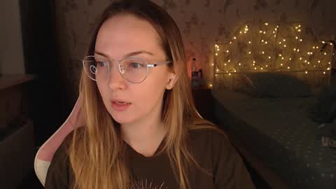 Snapshot of star_shopping chatting on 12-29-24, 01:49 Alice online show from 12-29-24, 01:49