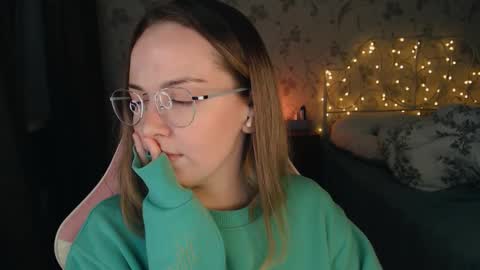 Snapshot of star_shopping chatting on 01-02-25, 01:51 Alice online show from 01-02-25, 01:51