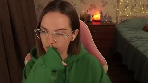 Snapshot of star_shopping chatting on 01-20-25, 04:34 Alice online show from 01-20-25, 04:34