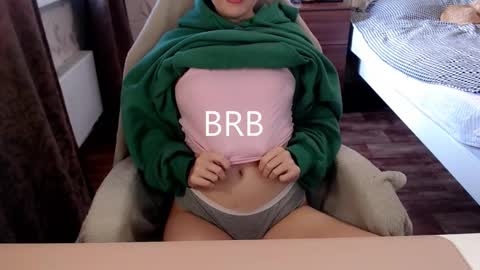 Snapshot of star_shopping chatting on 01-23-25, 10:33 Alice online show from 01-23-25, 10:33