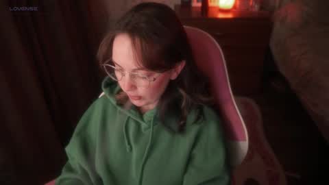 Snapshot of star_shopping chatting on 11-04-25, 12:37 Alice online show from 11-04-25, 12:37