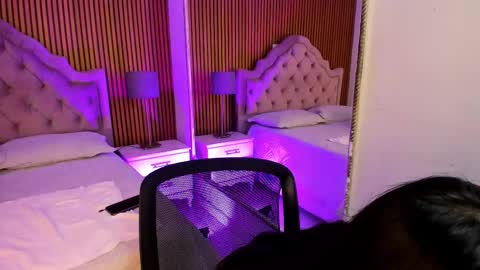 Snapshot of starbutterflyy_ chatting on 11-11-25, 04:12 STAR online show from 11-11-25, 04:12