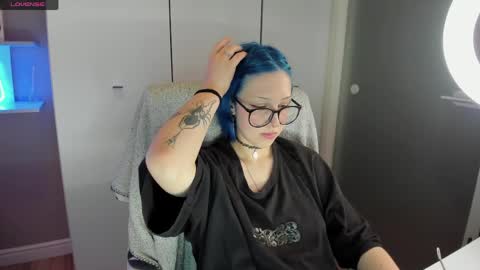 Snapshot of starelli chatting on 05-23-26, 08:57 Kate online show from 05-23-26, 08:57