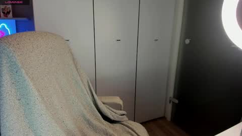 Snapshot of starelli chatting on 05-25-26, 08:48 Kate online show from 05-25-26, 08:48