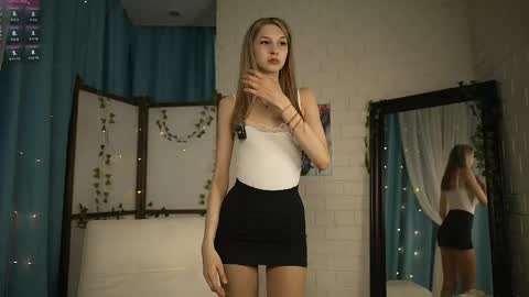 Chloe online show from 05-03-26, 01:06