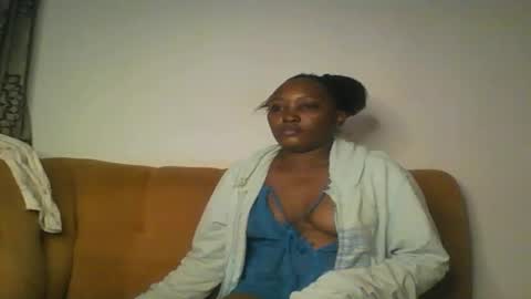 Snapshot of stargirl880271 chatting on 10-19-25, 01:28 isha online show from 10-19-25, 01:28