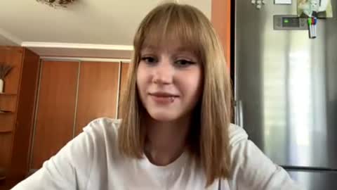 Snapshot of starhetzler chatting on 06-21-26, 11:24 Adele online show from 06-21-26, 11:24