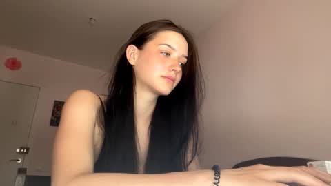 Snapshot of starlabieler chatting on 06-09-26, 09:32 Lola online show from 06-09-26, 09:32