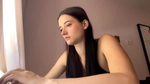 Snapshot of starlabieler chatting on 06-24-26, 10:47 Lola online show from 06-24-26, 10:47