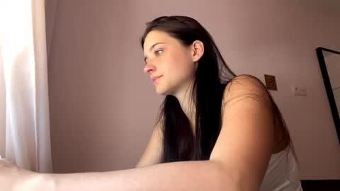 Snapshot of starlabieler chatting on 07-04-26, 11:49 Lola online show from 07-04-26, 11:49