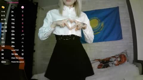 Snapshot of starremick chatting on 10-03-25, 01:52 Katie online show from 10-03-25, 01:52