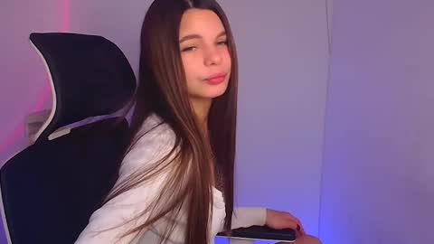 Snapshot of stasy_milk chatting on 12-24-24, 06:44 Stasy online show from 12-24-24, 06:44