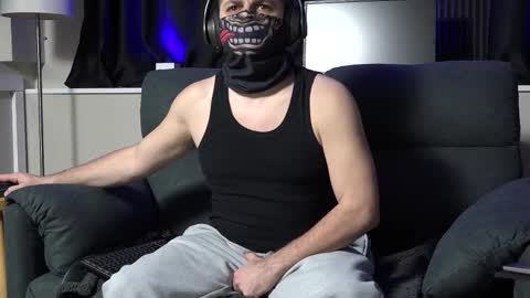 Snapshot of stayin_hard chatting on 12-21-25, 12:07 stayin hard online show from 12-21-25, 12:07