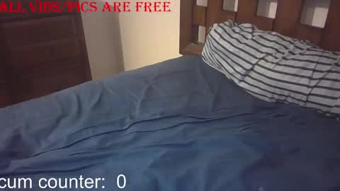 Snapshot of stealthytuna95 chatting on 10-03-25, 06:32 mike online show from 10-03-25, 06:32