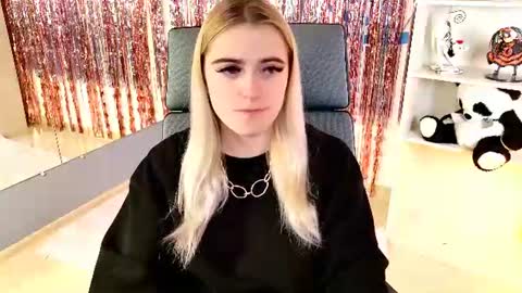 stef_nicks online show from 07-17-26, 05:03