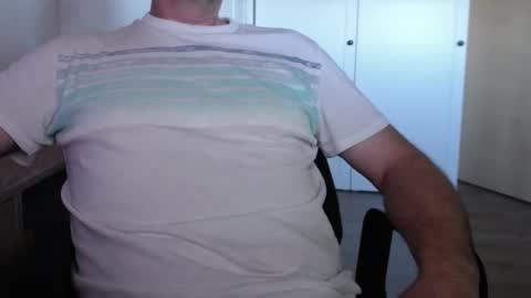 Stefan online show from 12-25-24, 01:41