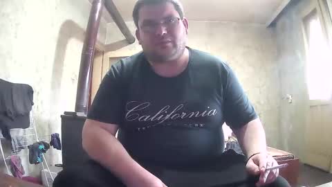 Snapshot of stefan90pt chatting on 03-27-26, 12:49 Stefan online show from 03-27-26, 12:49