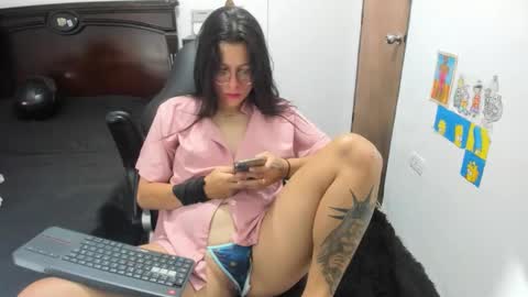 Snapshot of stefan_litleee chatting on 09-17-25, 01:51 julieth-cancer online show from 09-17-25, 01:51