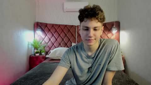 Esrefan online show from 03-04-26, 07:53