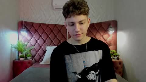 Esrefan online show from 03-05-26, 08:16