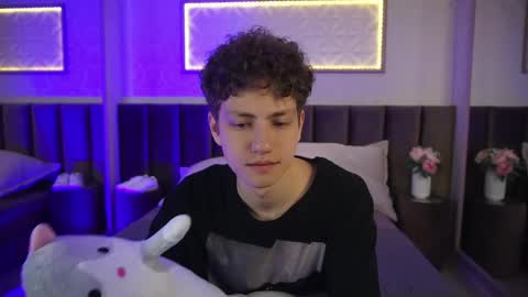 Esrefan online show from 04-16-26, 07:25