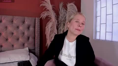 Stefanny   online show from 01-07-26, 12:40