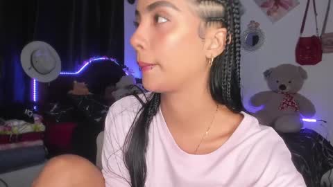 Im MiaIts my first day here  online show from 02-09-25, 12:28