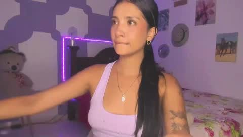 Im MiaIts my first day here  online show from 03-12-25, 05:46