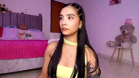 Im MiaIts my first day here  online show from 03-11-26, 09:10