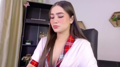 stefannycipriani_ online show from 05-03-26, 02:34