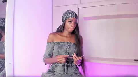 stefannyevans_ online show from 03-05-26, 01:18