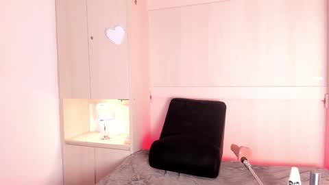 stefannyevans_ online show from 04-29-26, 05:30