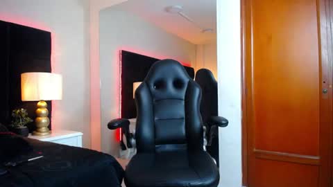 Snapshot of stefano_moretti chatting on 06-25-26, 05:12 S T E F A N O online show from 06-25-26, 05:12