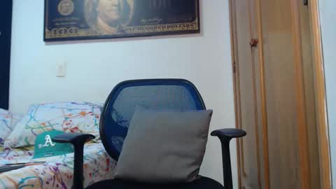 Snapshot of stefanodangelo01 chatting on 11-06-25, 02:07 stefanodangelo01 online show from 11-06-25, 02:07