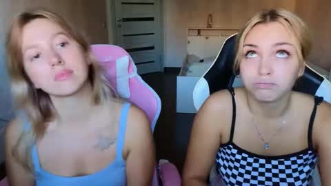 stefany_and_bettany online show from 09-11-25, 03:34