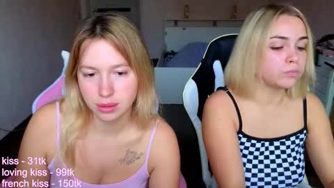 stefany_and_bettany online show from 10-04-25, 01:09