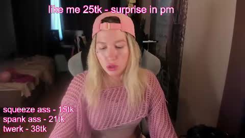 Snapshot of stefany_and_bettany chatting on 06-12-26, 05:01 stefany_and_bettany online show from 06-12-26, 05:01