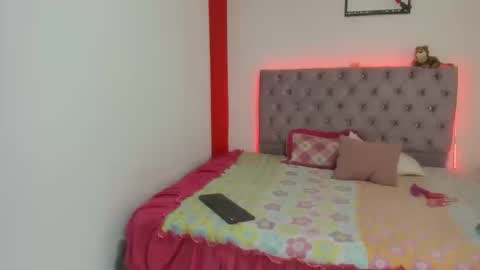 Snapshot of stefany_andruw chatting on 10-15-25, 01:44 stefany_andruw online show from 10-15-25, 01:44