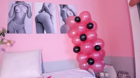 Snapshot of stefany_gonzales_ chatting on 09-13-25, 11:43 Stefany online show from 09-13-25, 11:43