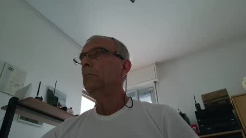 Snapshot of stefi444466 chatting on 06-02-26, 05:42 stefi444466 online show from 06-02-26, 05:42